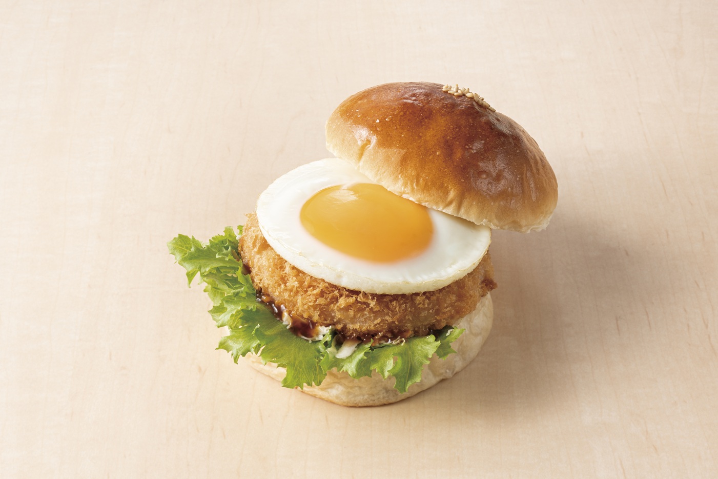 厚切りハムカツ月見バーガー