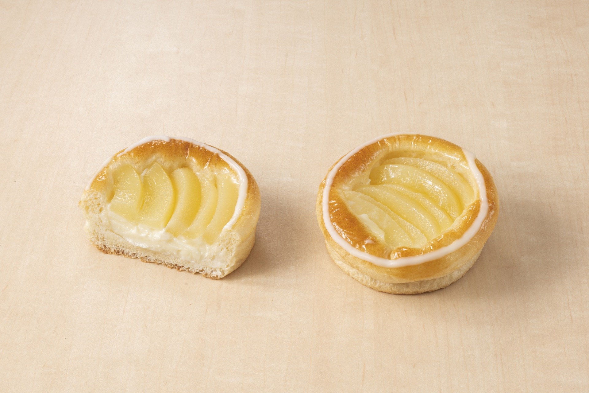 白桃のレアチーズクリームパン