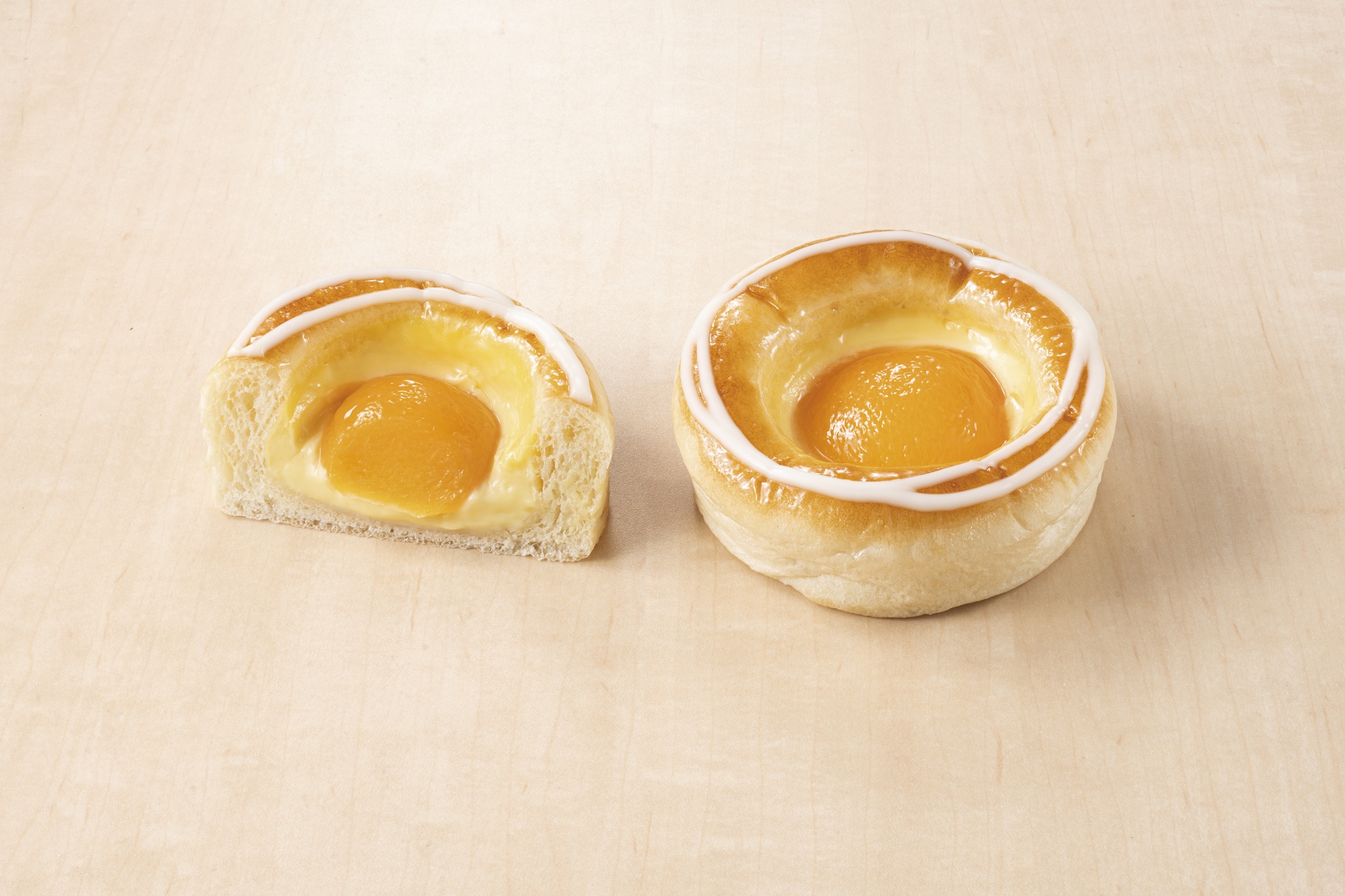 アプリコットクリームパン