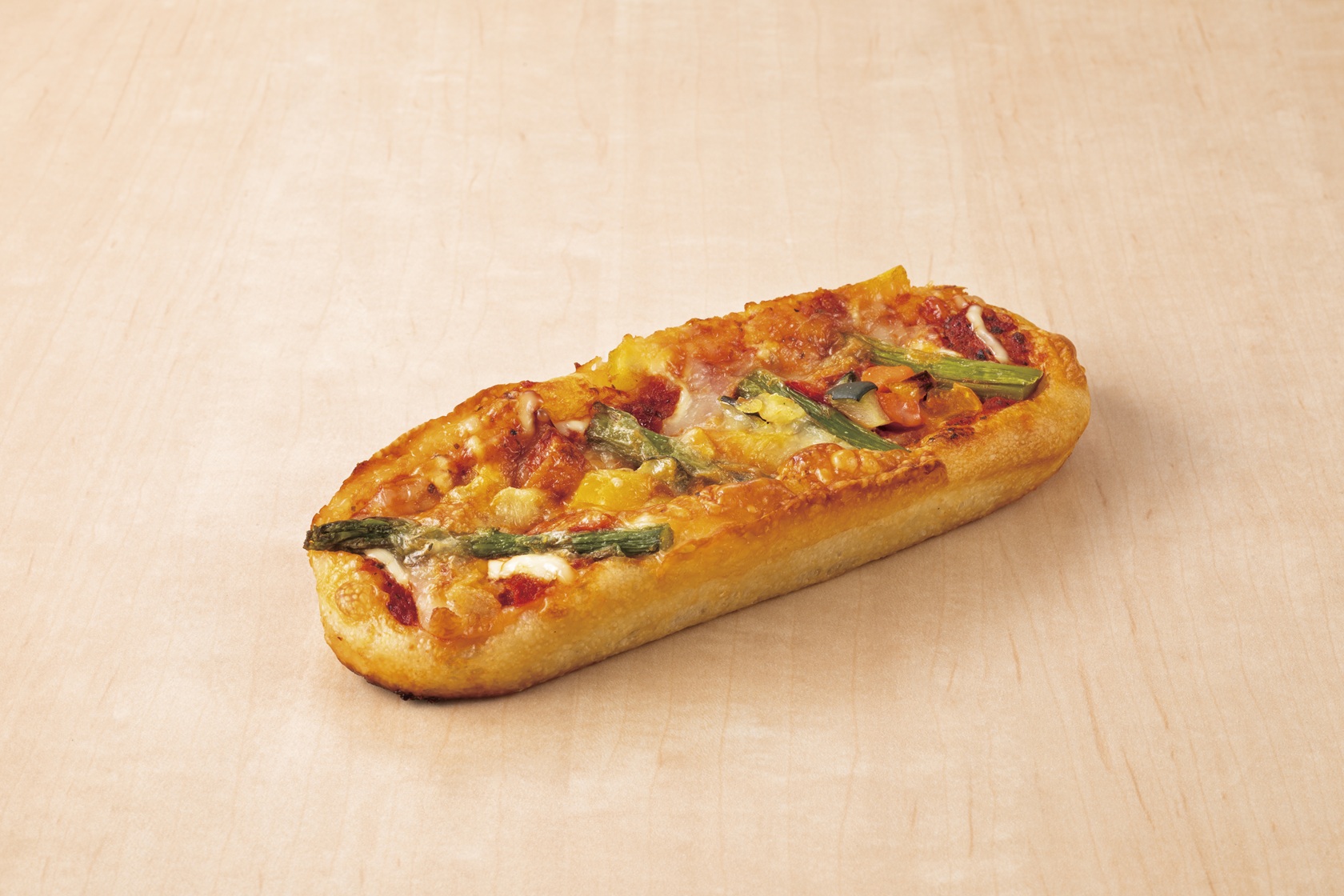 彩り野菜とアスパラピザ